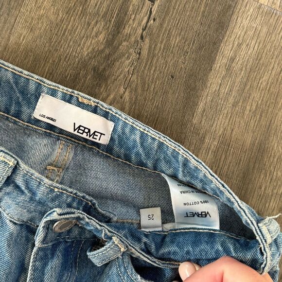 WOMENS VERVET DISTRESSED JEAMS SIZE 25 - Picture 2 of 4